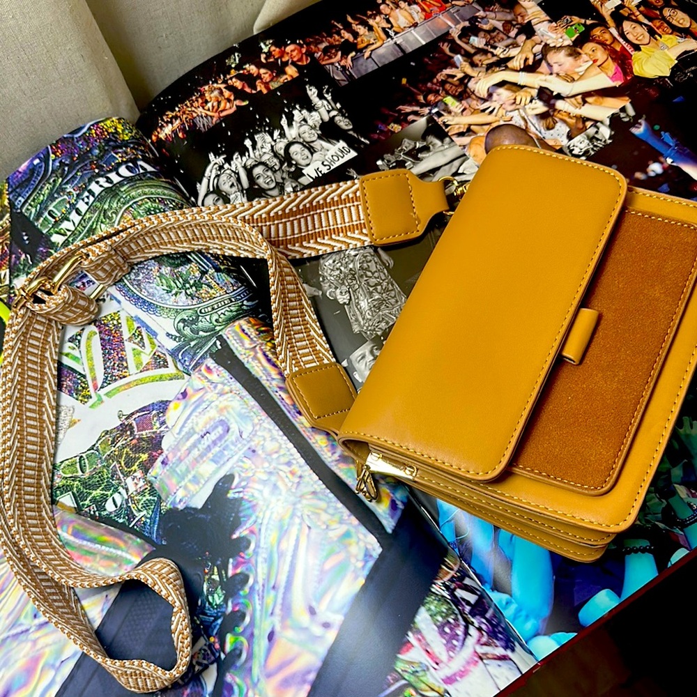 Stylish tan Crossbody Bag